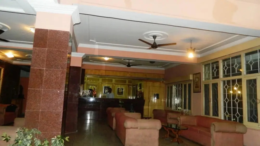 Hotel Yamini