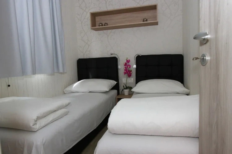 Standard room with mountain view