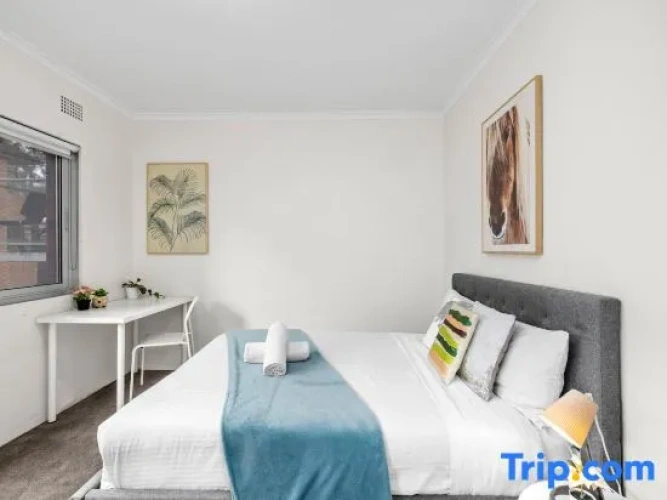 2 Bedrooms Apartment