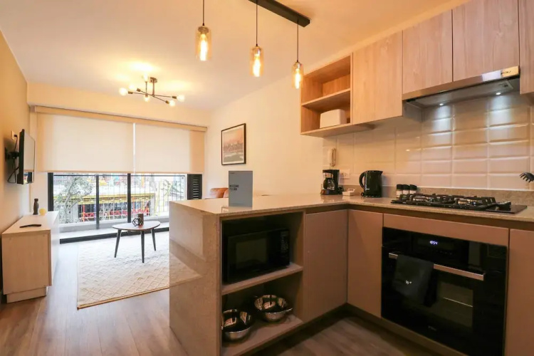 w Radiant 1BR With Modern Balcony in San Isidro