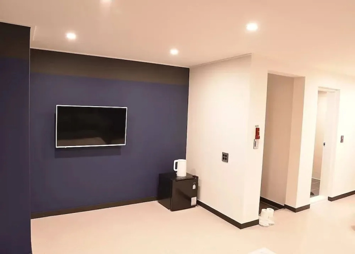Unknown Hotel