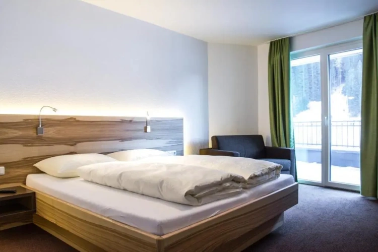 3 Bedrooms Apartment