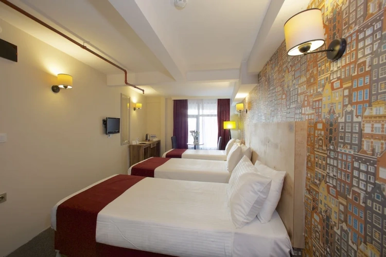 Standard Triple room
