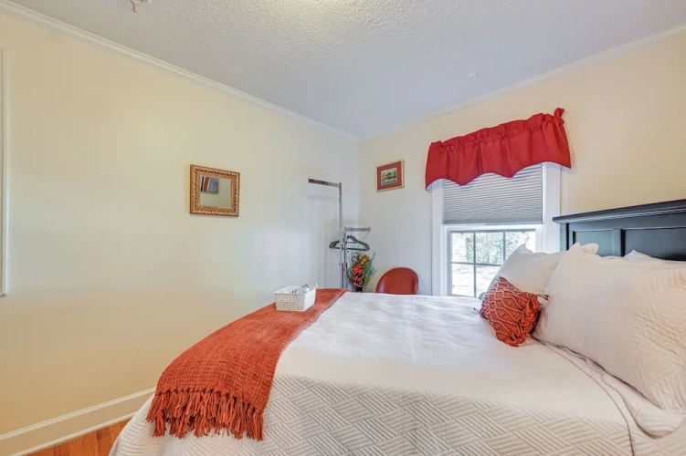 3 Bedrooms Cottage