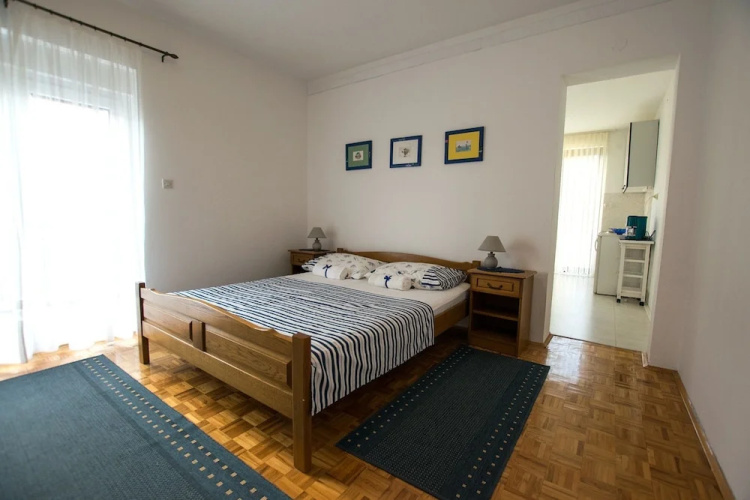 Apartments Luka