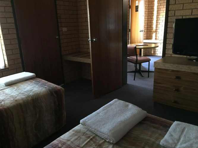 Lakeview Motel