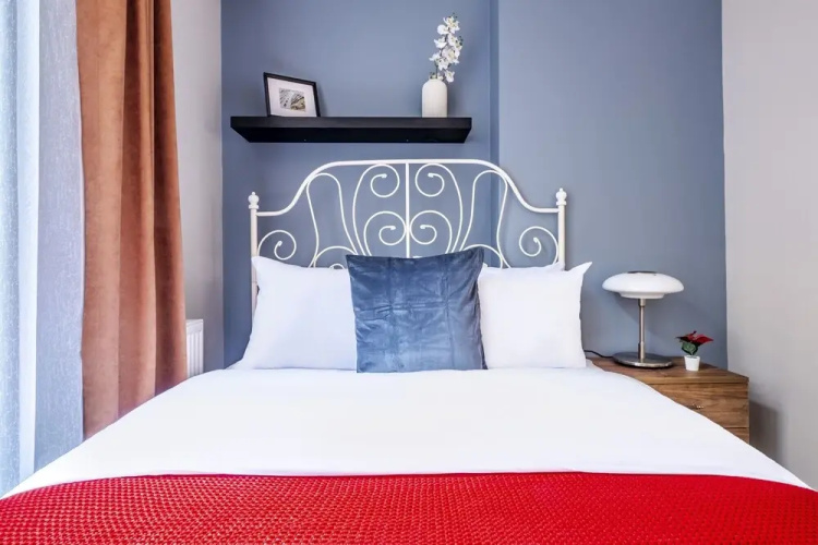 Central Flat With Sleek Interior in Sisli