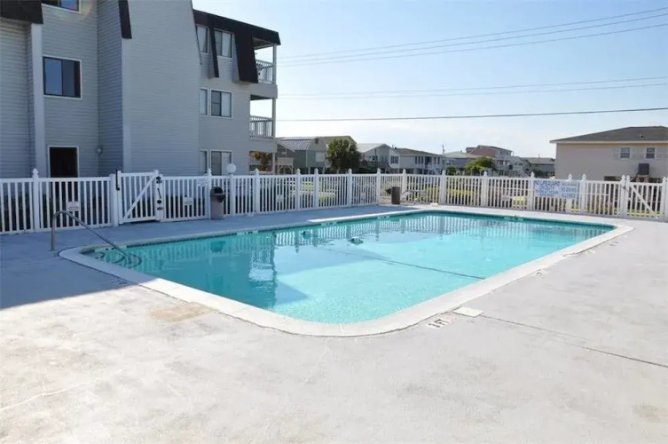 A Place at the Beach 1B - 2 Br condo by RedAwning