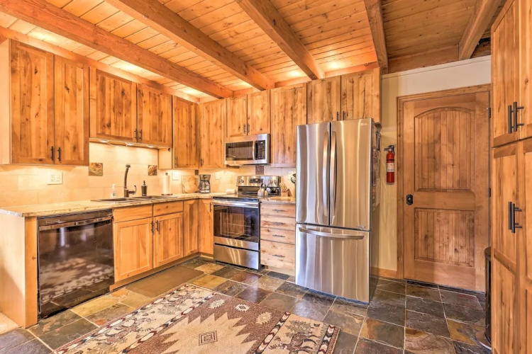 Ski & Hike: Mtn-view Condo in Silverthorne!