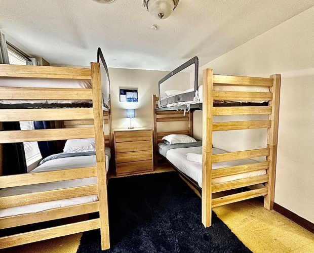 7 Beds Explore Downtown Pittsburgh Large Groups