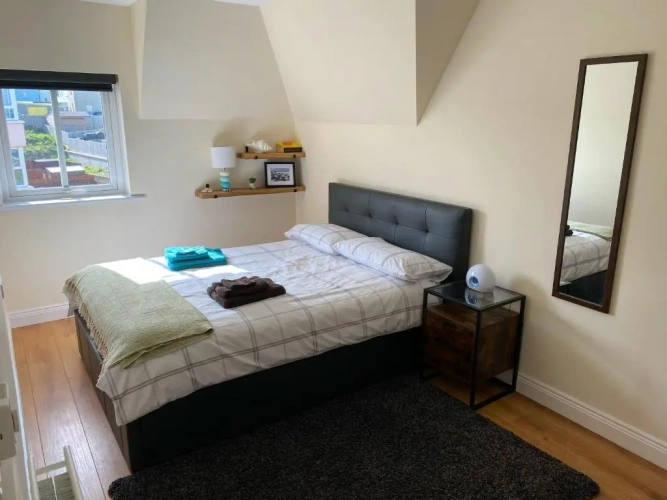 2 Bedrooms Apartment