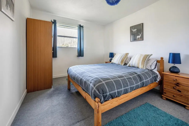 2 Bed Chalet - Sleeps 4 - River and Mountain Views