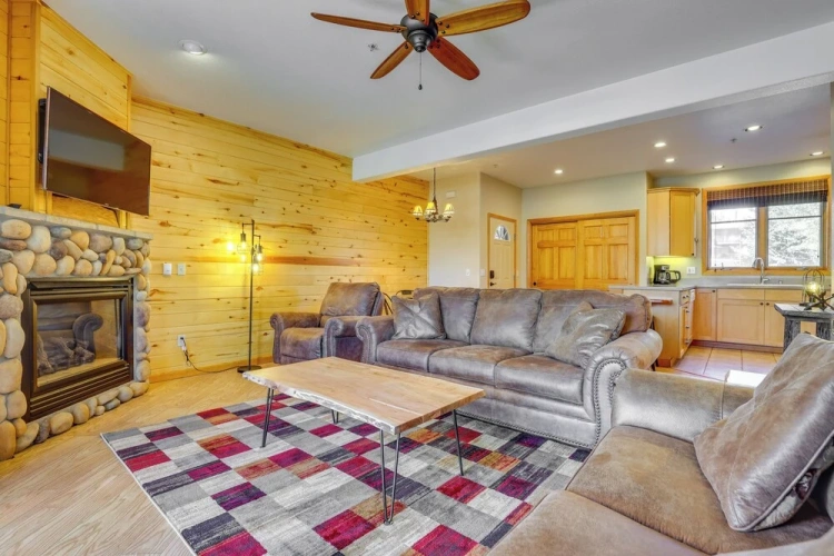 2 Bedrooms Apartment