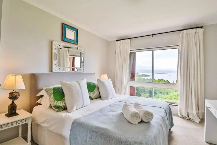 Beach House Plett Lookout