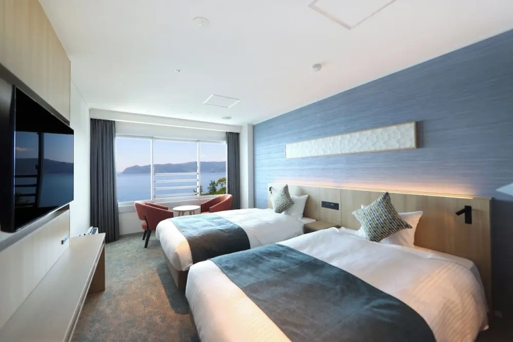Superior Twin Ocean Wing room