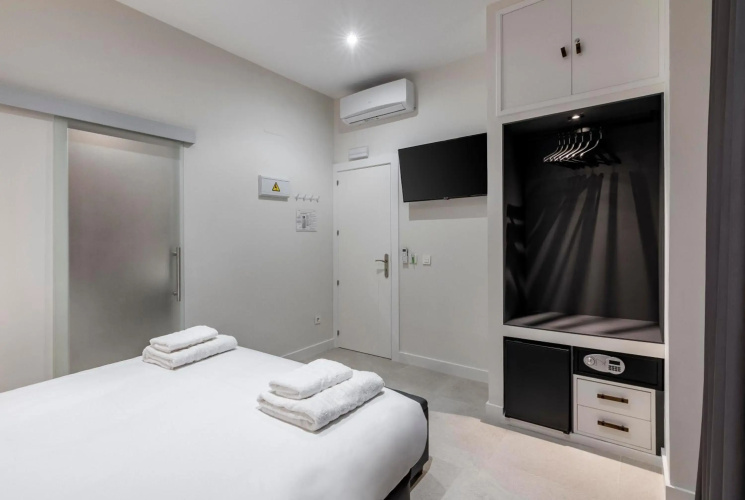 Emba Room