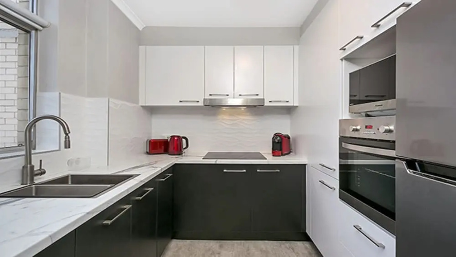 The Apartment Service RAND3