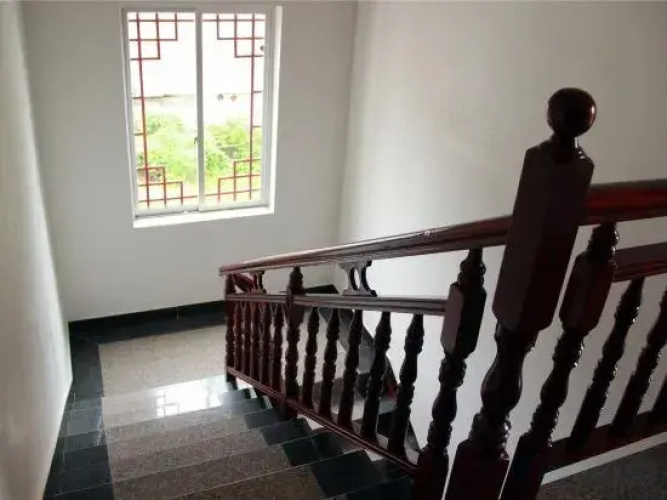 Moon Hill House