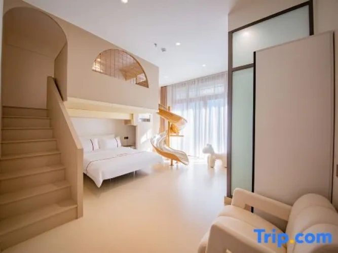 Standard Twin room with balcony