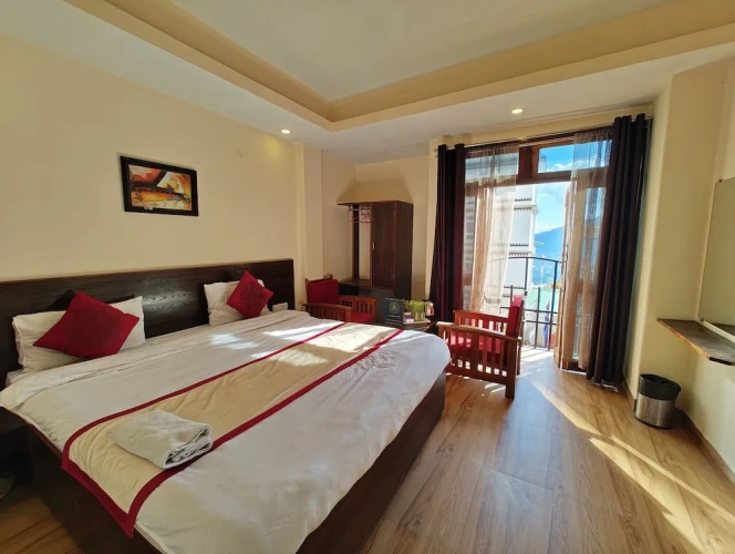 Deluxe Double room with city view