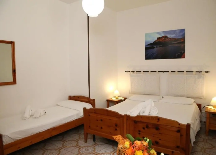 Standard Triple room