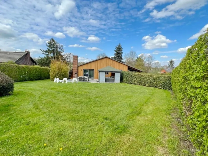 4 Bedrooms Cottage