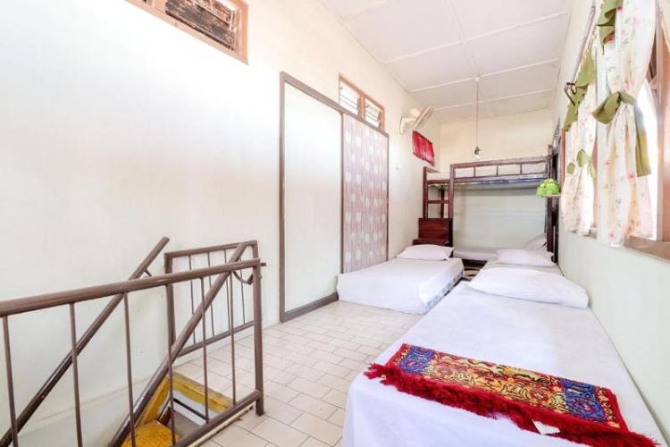 Bed in Dorm