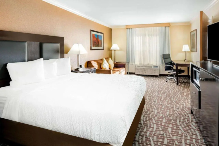 La Quinta Inn #826