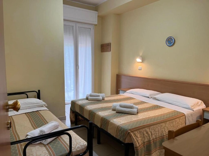 Standard Triple room with balcony