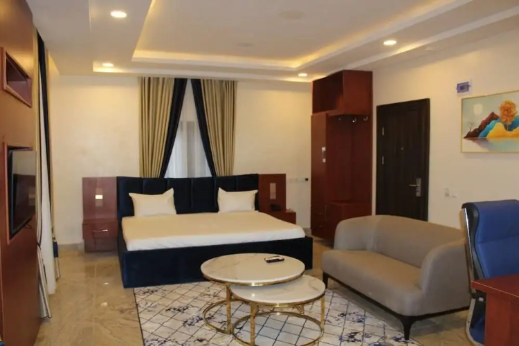 Fahrenheit Hotel