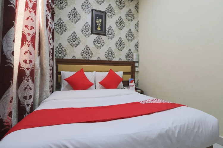 OYO 335 Remas Hotel Llc
