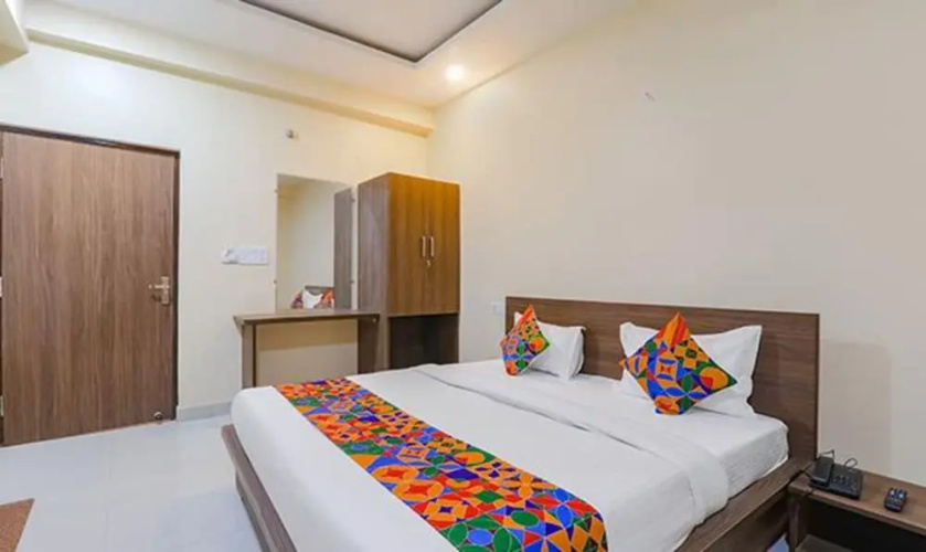FabHotel The Gahmar Inn