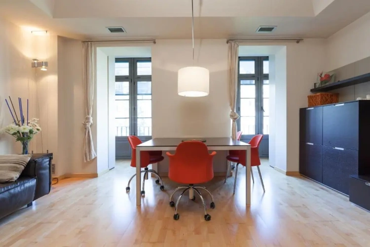 2 Bedrooms Apartment