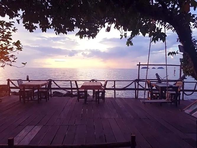 Bungalow with sea view