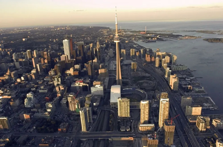 Central Toronto 2 Bedroom Flat