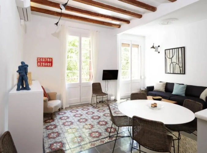 2 Bedrooms Apartment