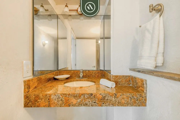 2 BR Condo Right - Romantic Zone - Private Rooftop