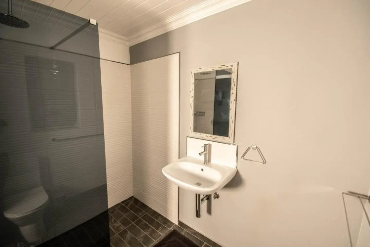 Oppiplot Guest House