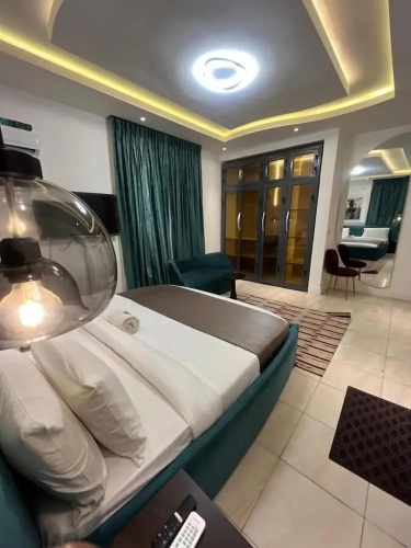 Euphoria Hotel & Suites by House 9
