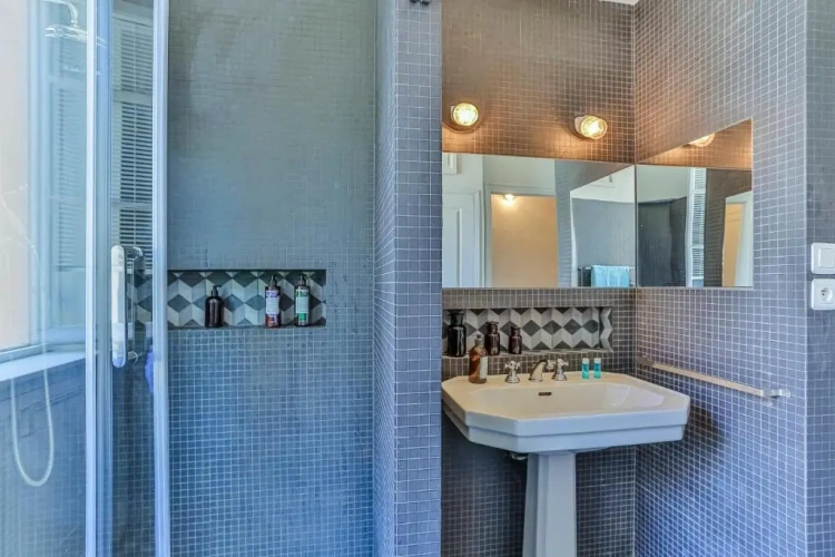 3 Bedrooms Apartment