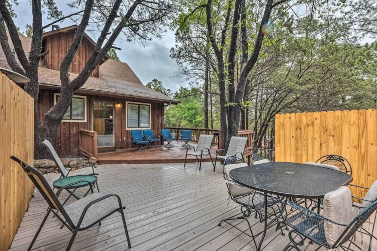 4 Bedrooms Cottage with balcony