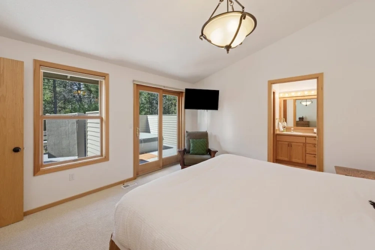 4 Bedrooms Cottage