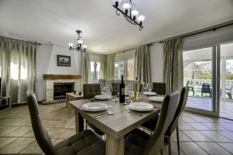 Villa - 3 Bedrooms with Pool - 104962