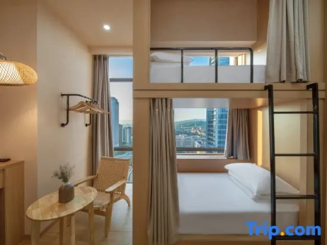 Privilege Sextuple Suite