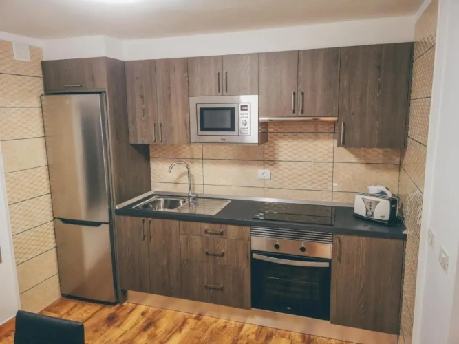 2 Bedrooms Apartment