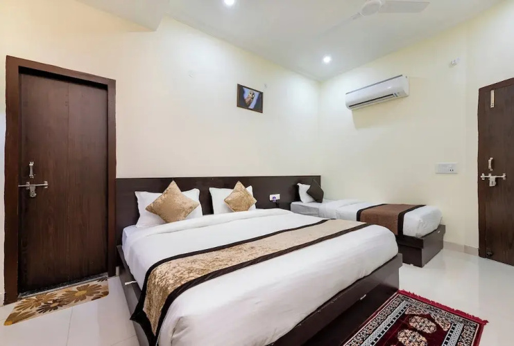 Hotel Ravi Residency