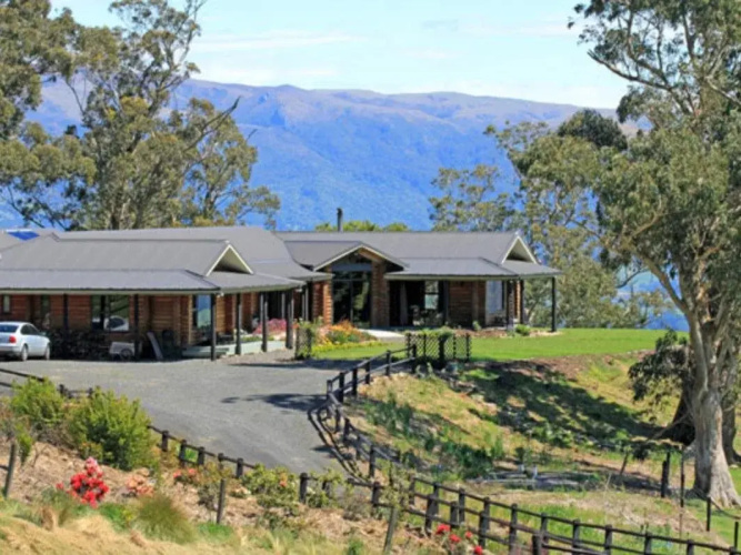Saddle Hill Lodge