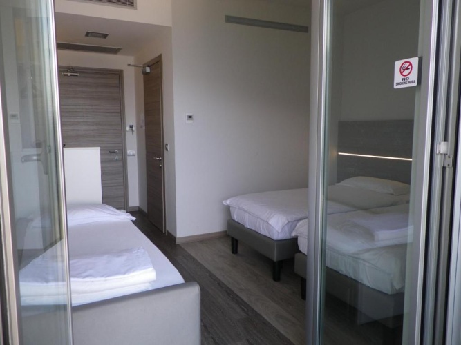 Standard room with mountain view