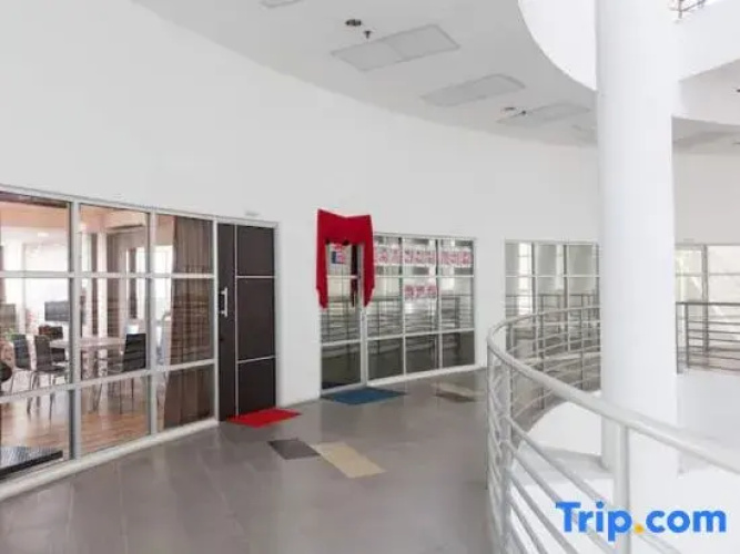3-Bed Exec Suite RumahKu Airport Penang