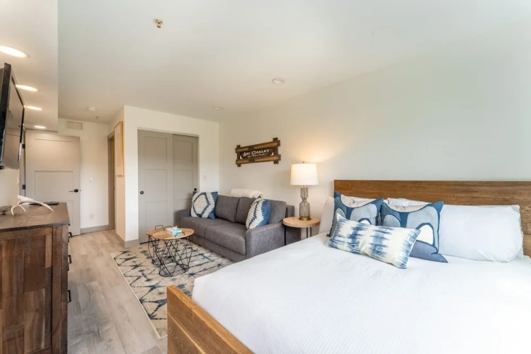 2 Bedrooms Apartment